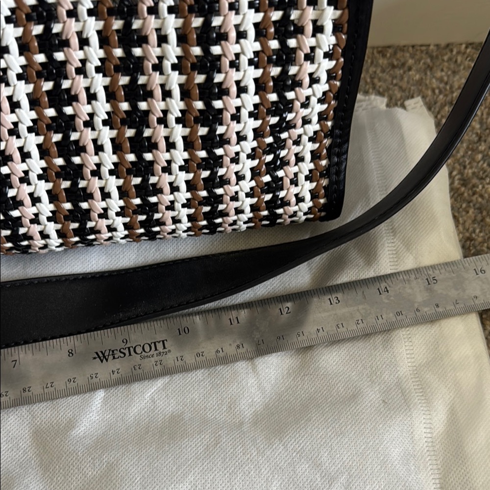 Guess Black and White Satchel with Bold Geometric Design - Picture 4 of 5